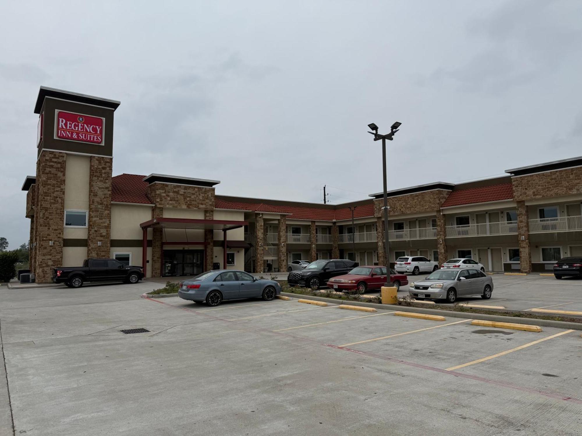 Regency Inn & Suites Humble Fm1960 - Iah Airport Exterior photo